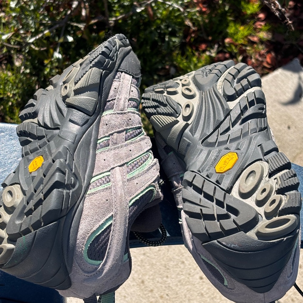 Merrell Waterproof Women's Gray and Mint Hiking or Trail Athletic Shoes - Picture 3 of 9